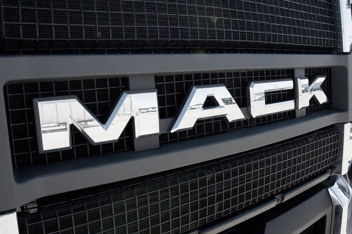 Front Grille Assembly Chrome with Logo - Minor cosmetic imperfection – does not affect use Mack Anthem