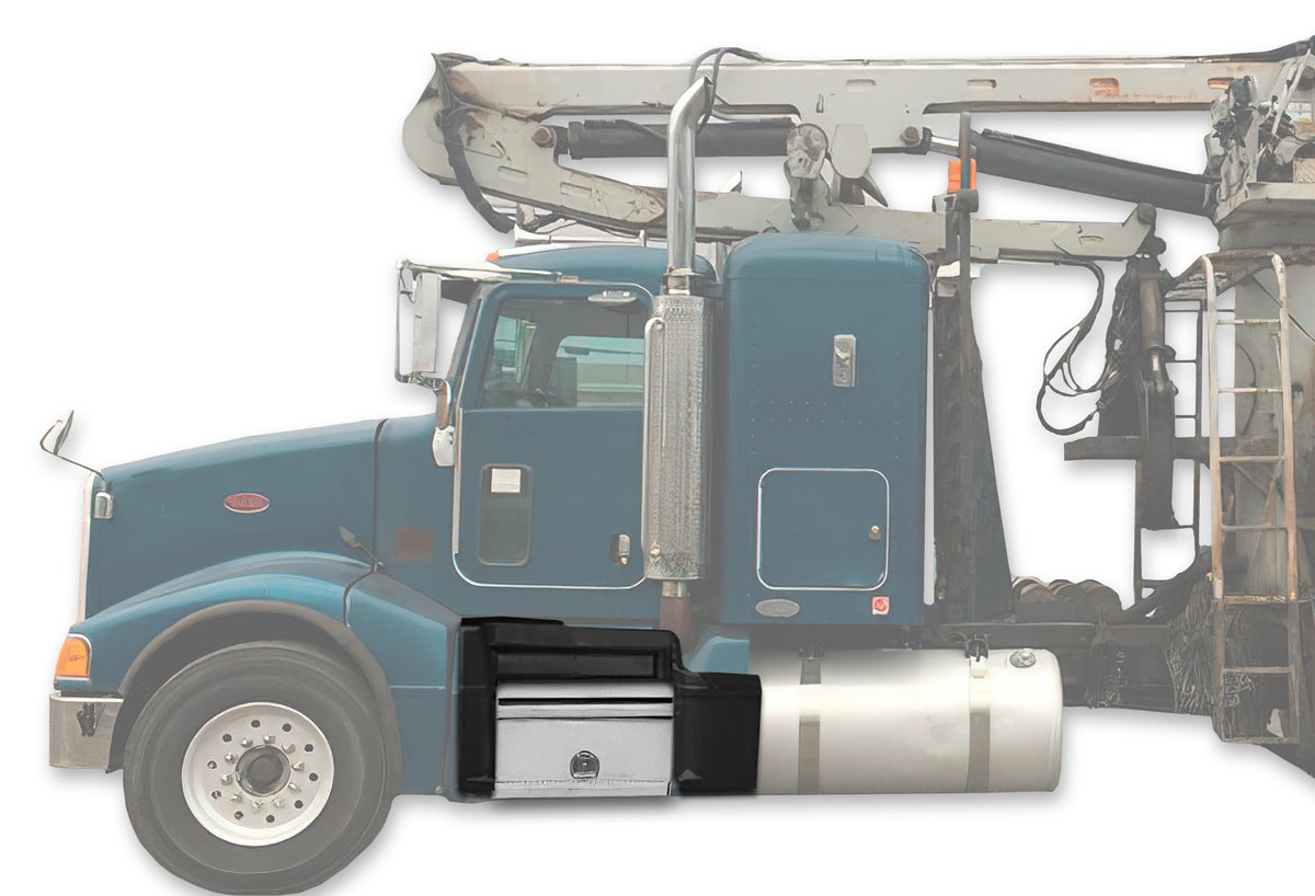 Cab Skirt/Side Fairing with Aluminum Tool Box Driver Peterbilt 377 385