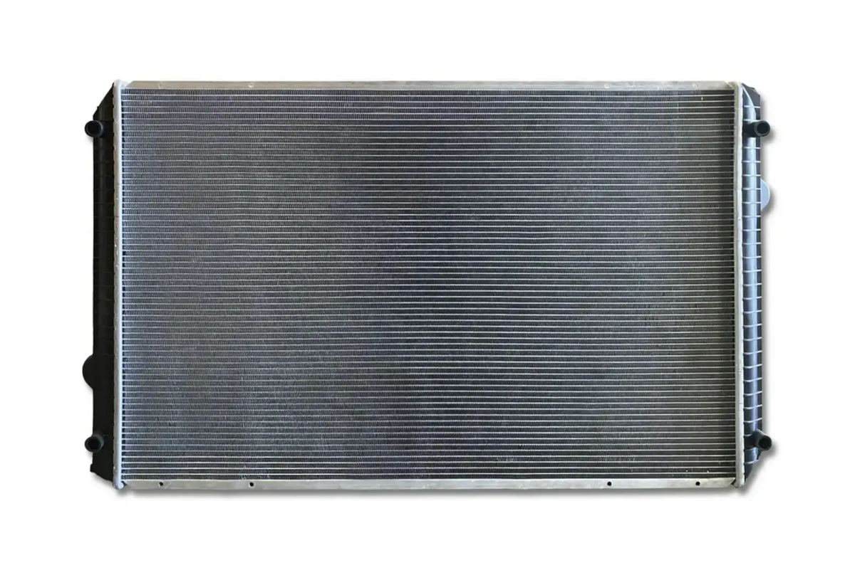 KOZAK Radiator 2601433C91 for International Prostar, 9900i, Paystar 5900i, Paystar 5900, 8600 SBA, 9200i SBA, 9900ix, Lonestar PLUS Logo, Wipers, License Plate Frame, 2x Trailer Tail Lights and Vest